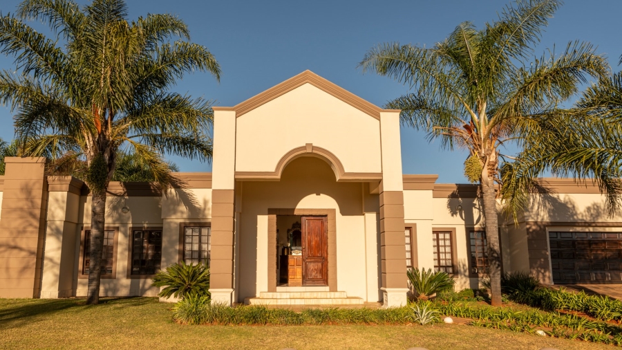 6 Bedroom Property for Sale in Wilkoppies North West